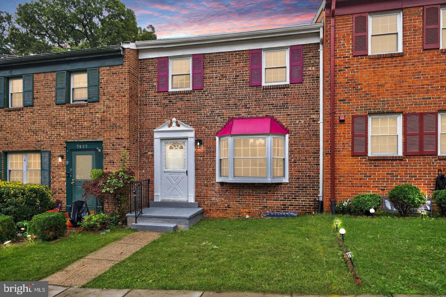 SOUTHGATE WOODS TOWNHOUSES - Residential