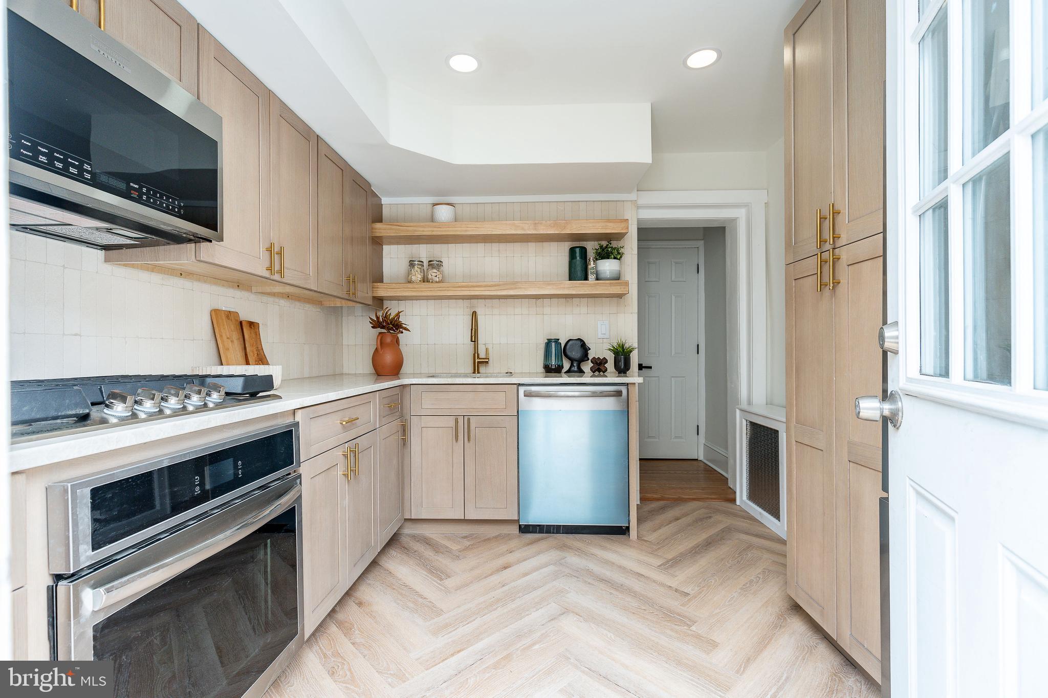 POINT BREEZE - Residential