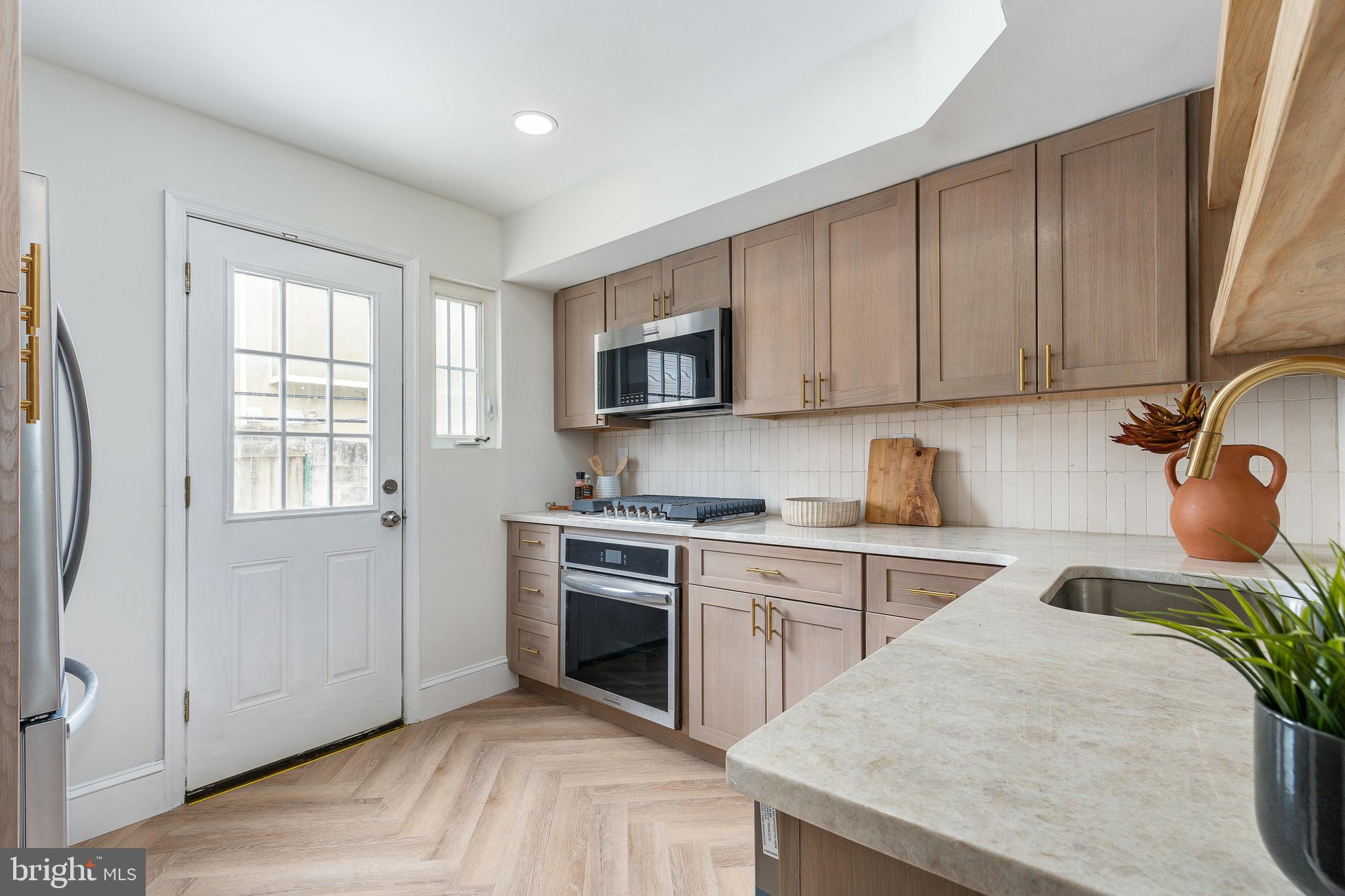 POINT BREEZE - Residential