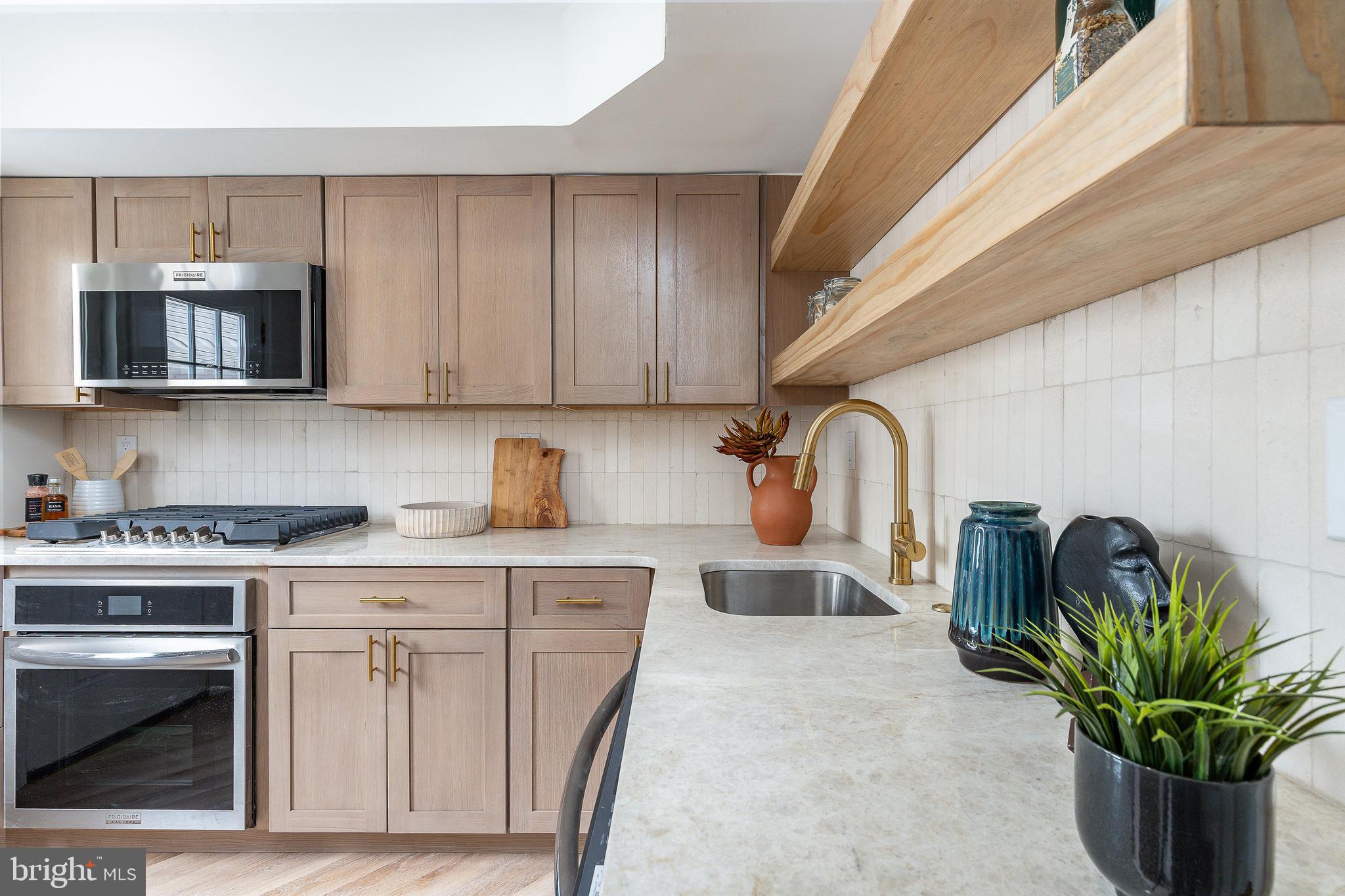 POINT BREEZE - Residential