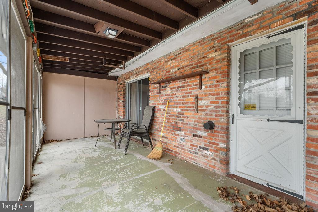 SPRING GARDEN ESTATES - Residential Lease