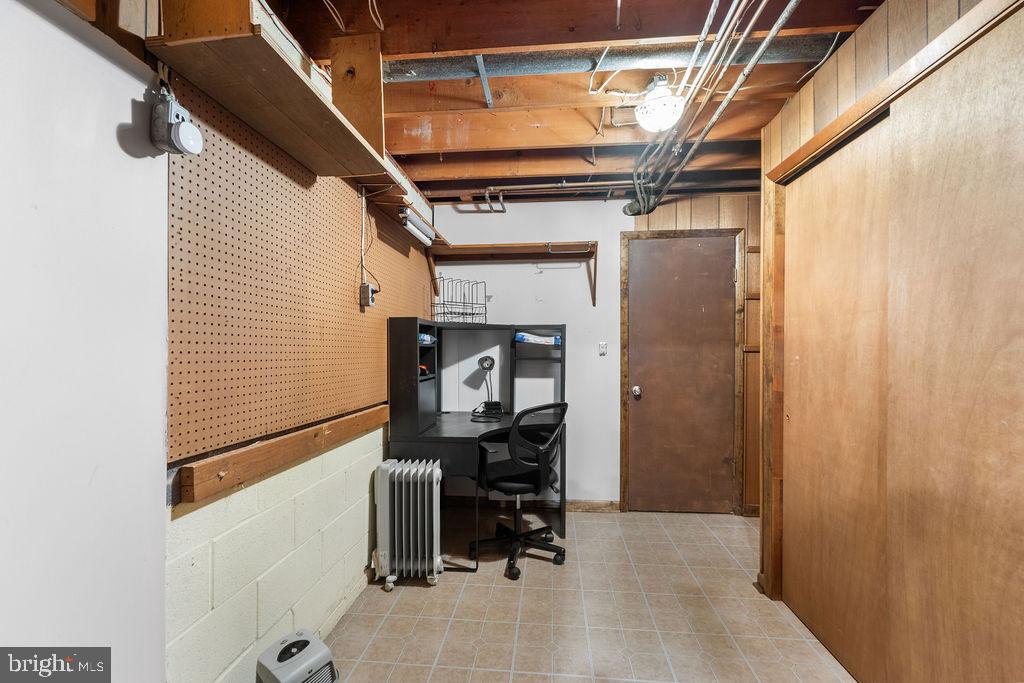 SPRING GARDEN ESTATES - Residential Lease