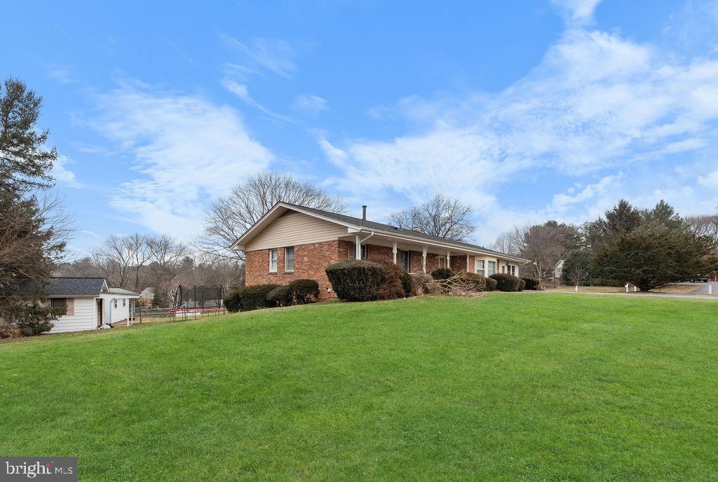 SPRING GARDEN ESTATES - Residential Lease