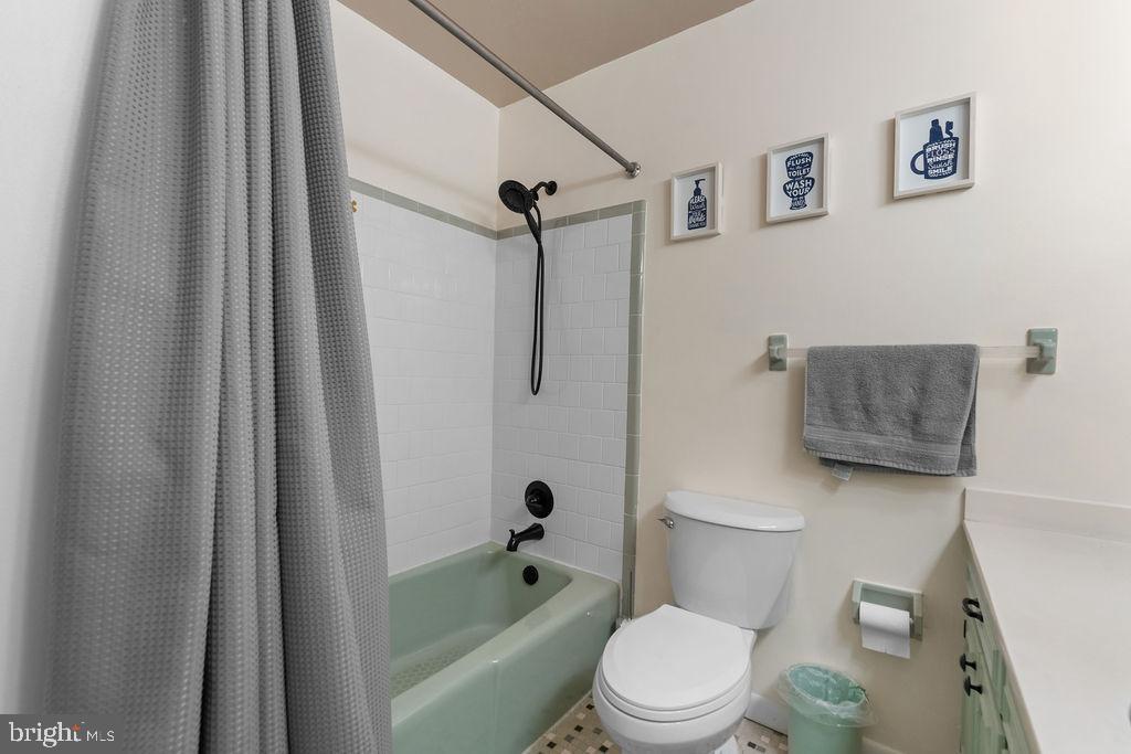 SPRING GARDEN ESTATES - Residential Lease