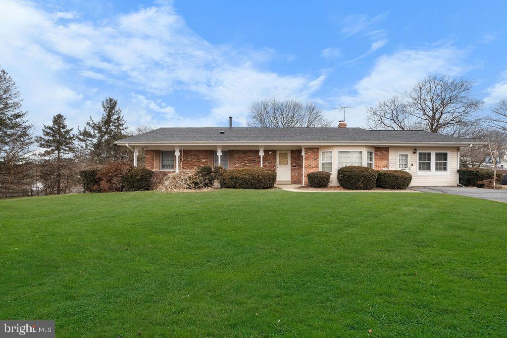 SPRING GARDEN ESTATES - Residential Lease