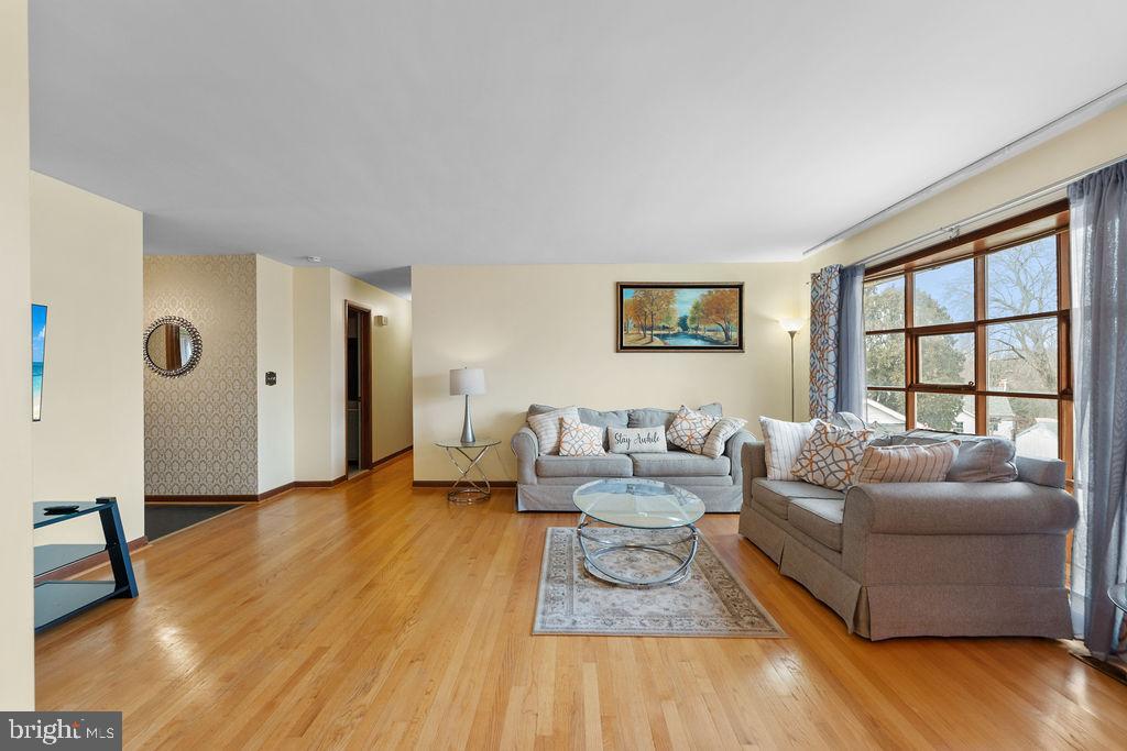 SPRING GARDEN ESTATES - Residential Lease