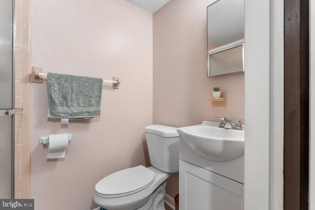 SPRING GARDEN ESTATES - Residential Lease