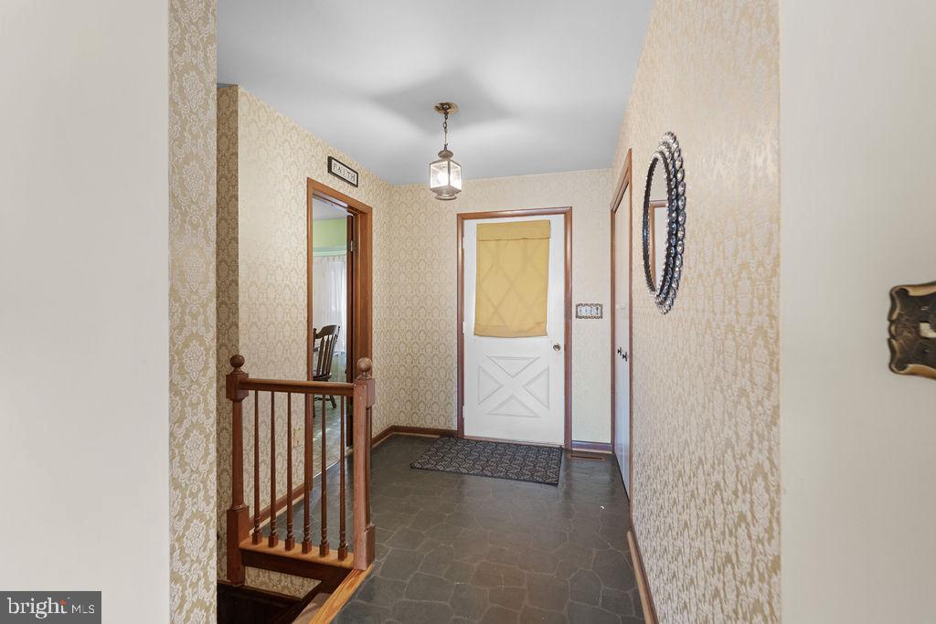 SPRING GARDEN ESTATES - Residential Lease