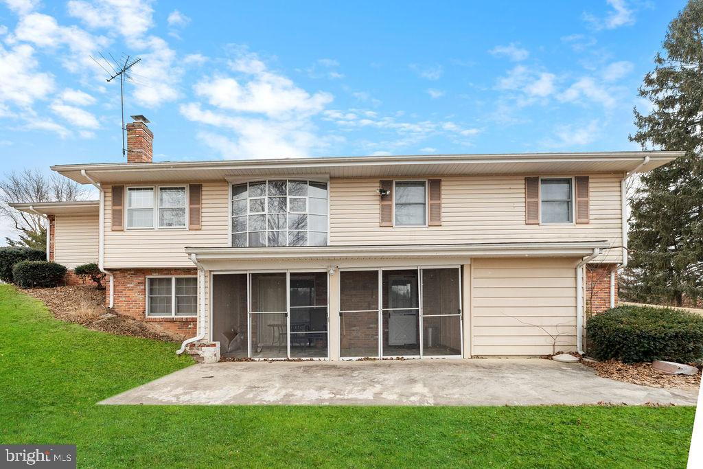 SPRING GARDEN ESTATES - Residential Lease