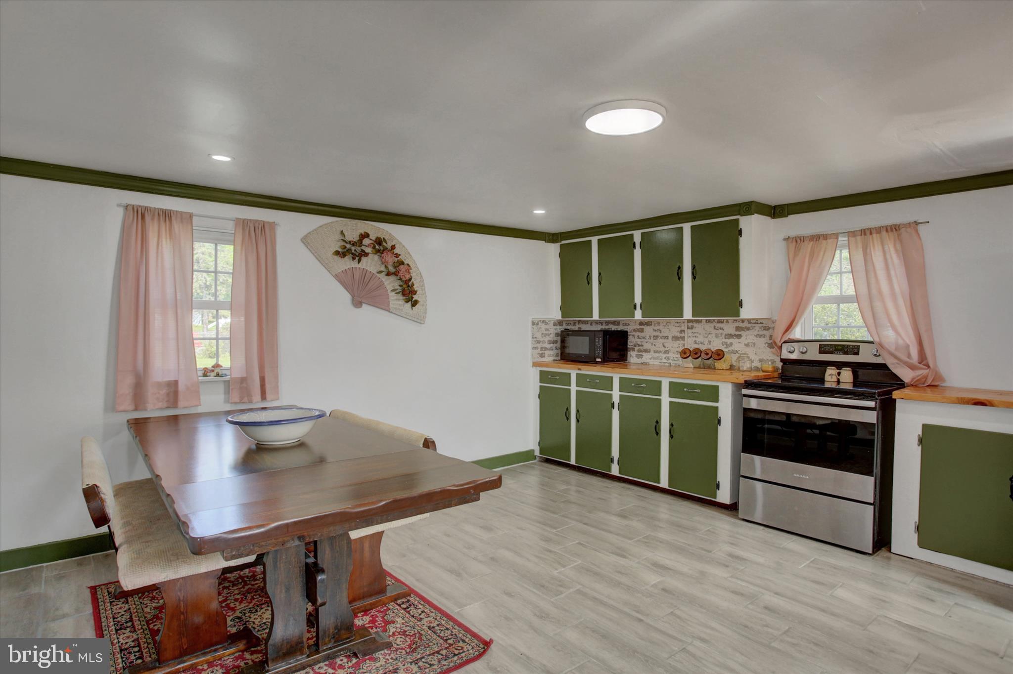 UPPER STRASBURG - Residential