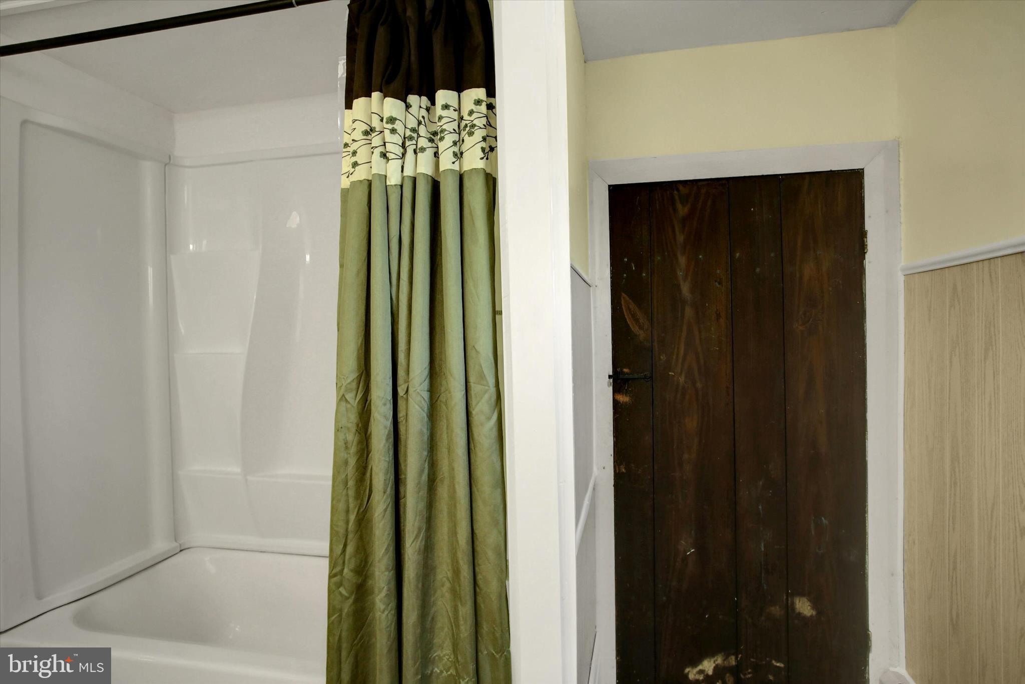 UPPER STRASBURG - Residential