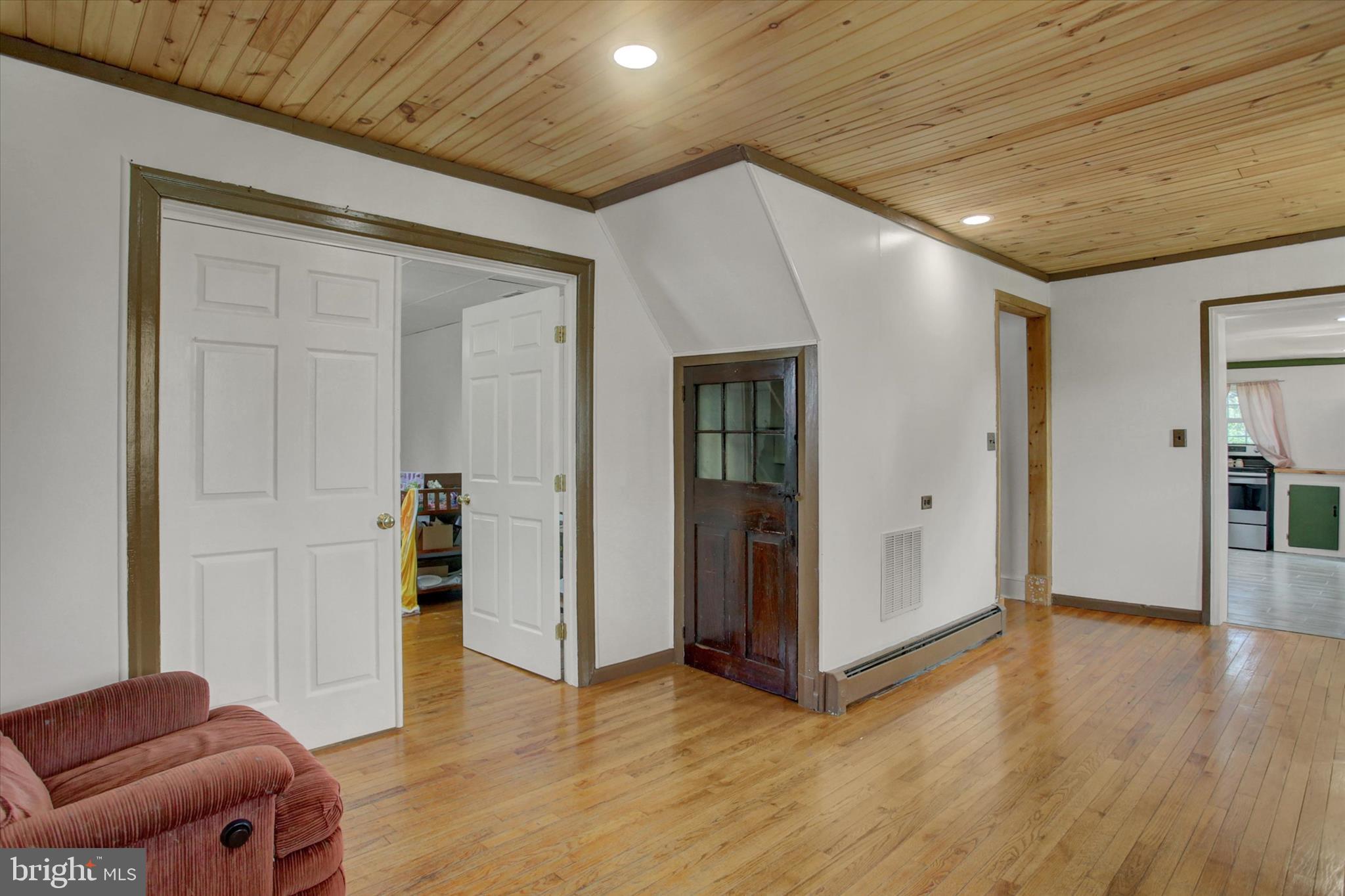 UPPER STRASBURG - Residential