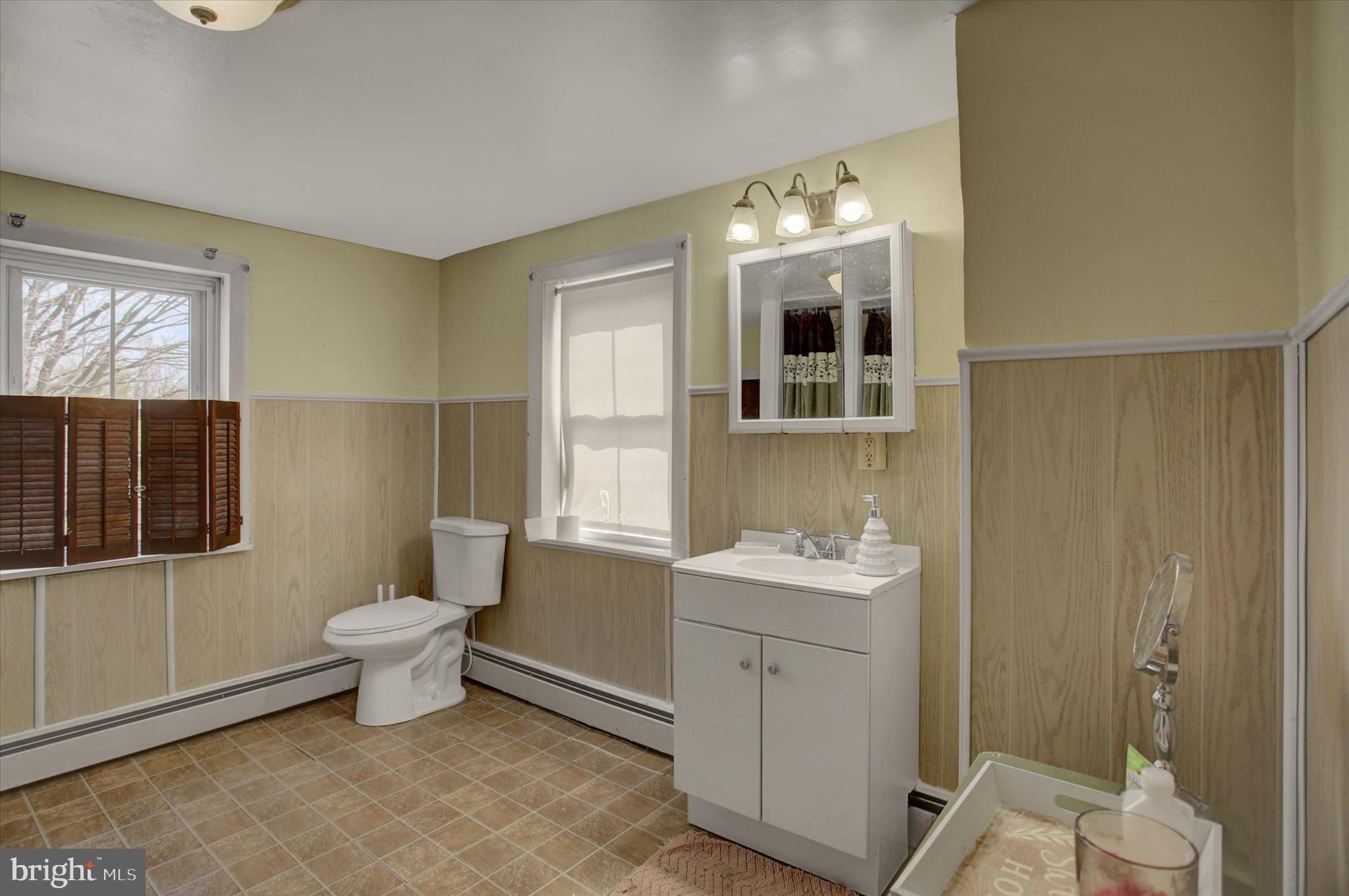 UPPER STRASBURG - Residential