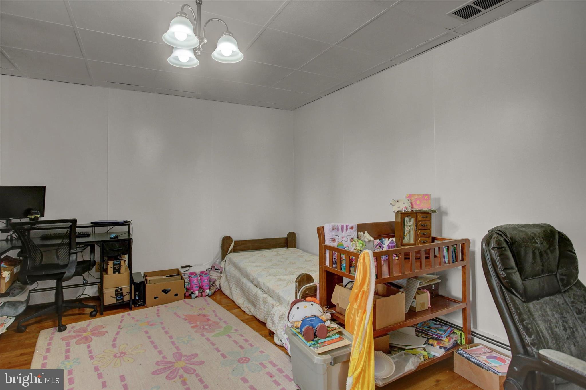 UPPER STRASBURG - Residential