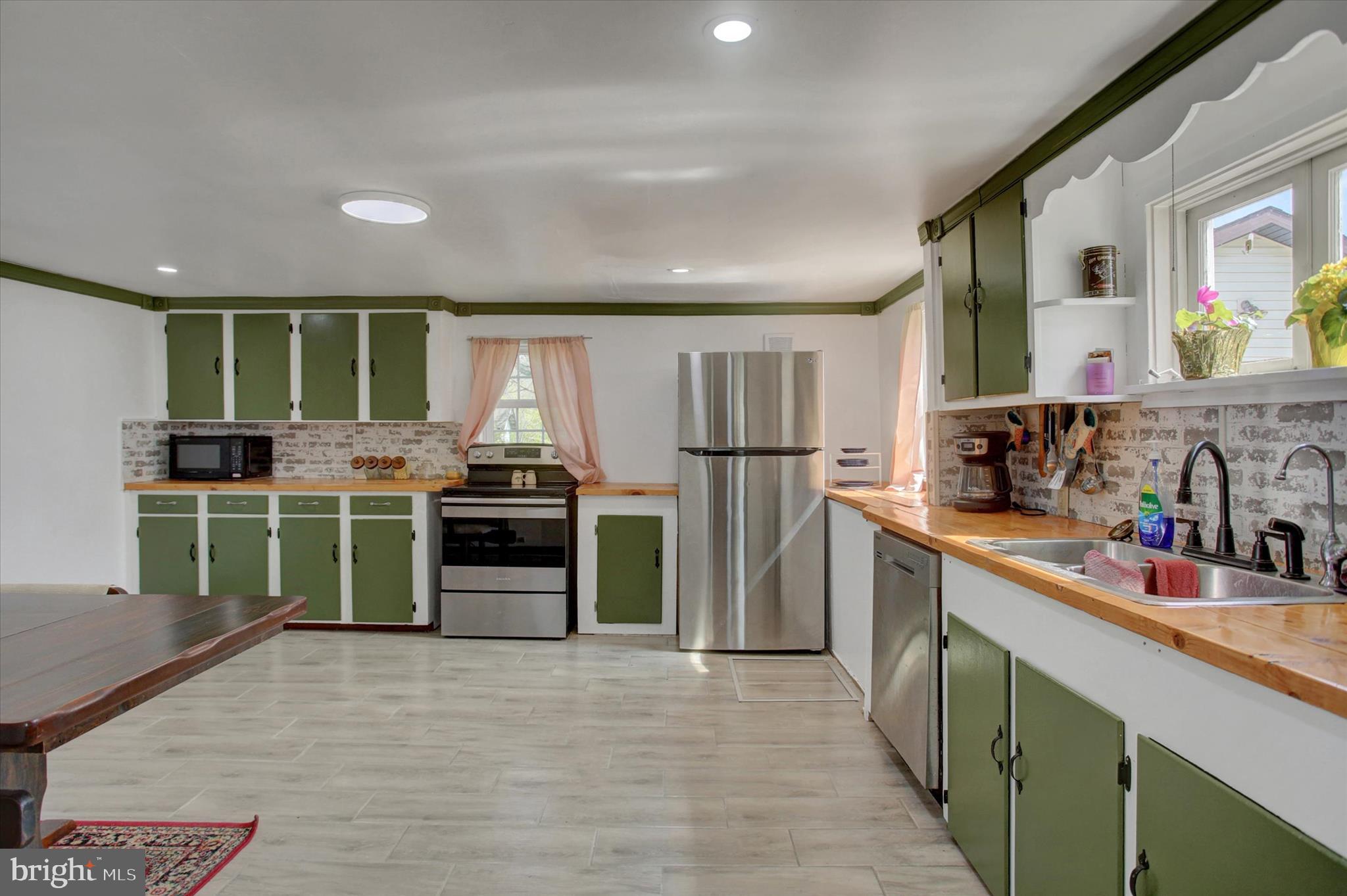 UPPER STRASBURG - Residential