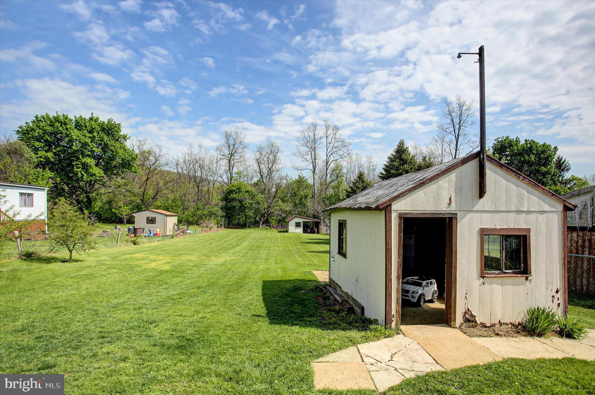 UPPER STRASBURG - Residential