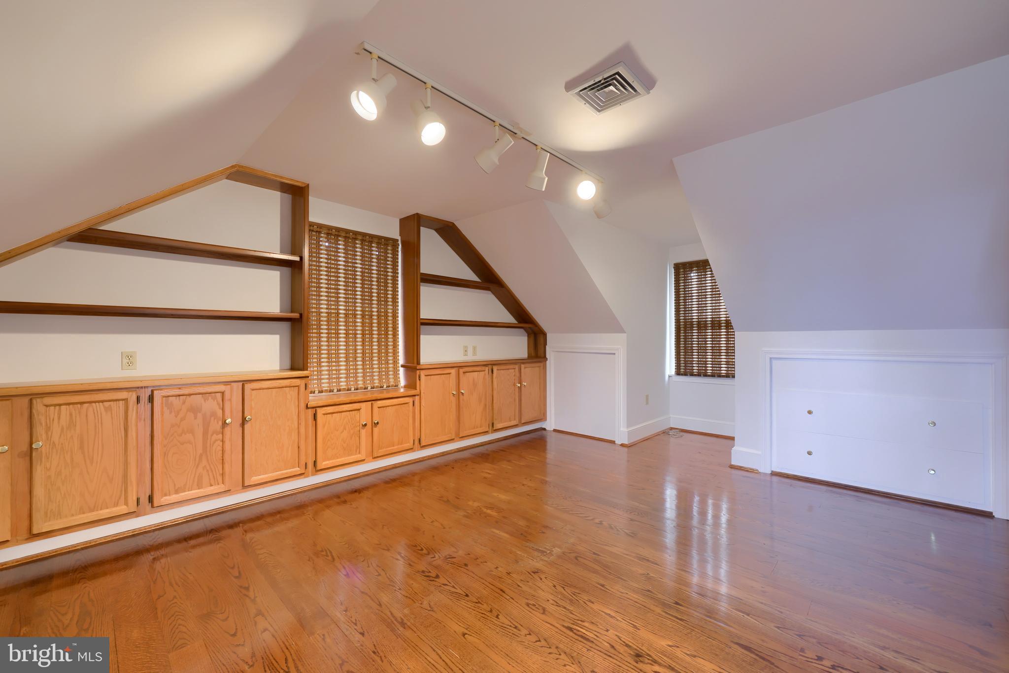 REYNOLDS MILL - Residential