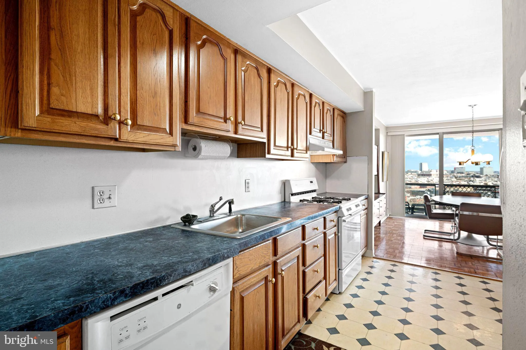 Philadelphia, Pennsylvania 19130, United States, 1 Bedroom Bedrooms, ,1 BathroomBathrooms,Residential,Active,97415