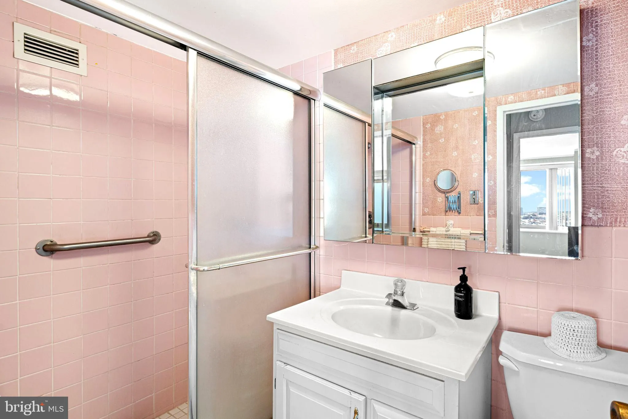 Philadelphia, Pennsylvania 19130, United States, 1 Bedroom Bedrooms, ,1 BathroomBathrooms,Residential,Active,97415