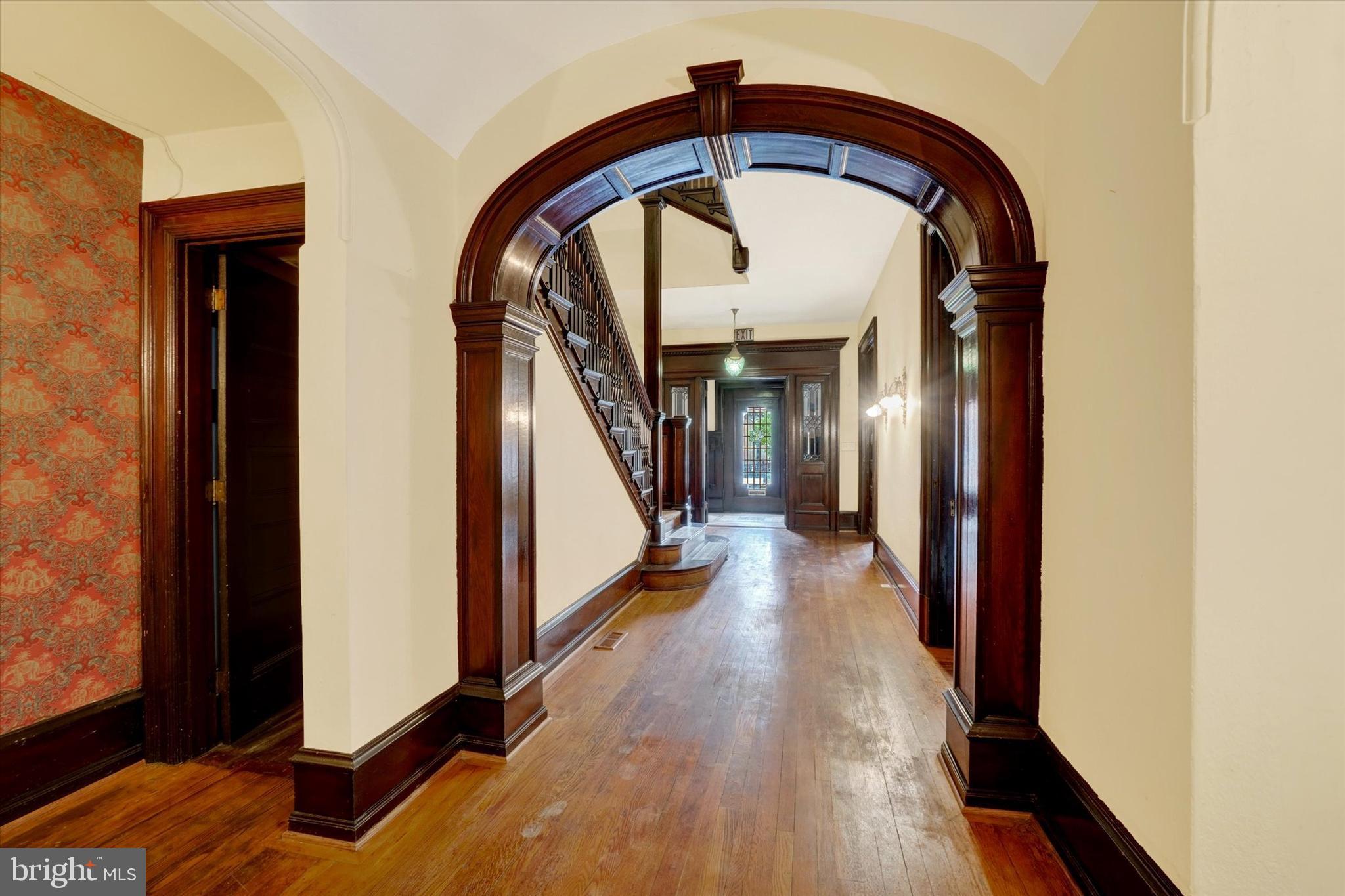 YORK CITY - Commercial Sale