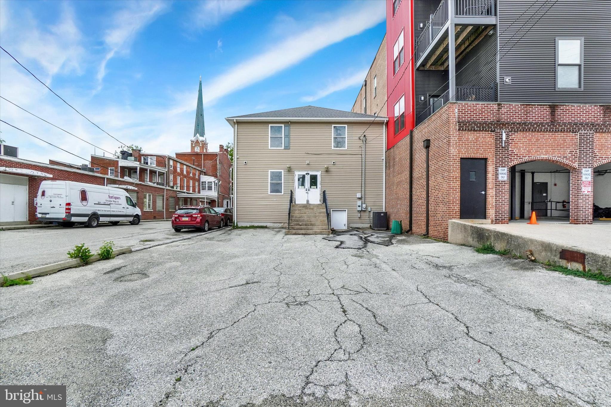 YORK CITY - Commercial Sale