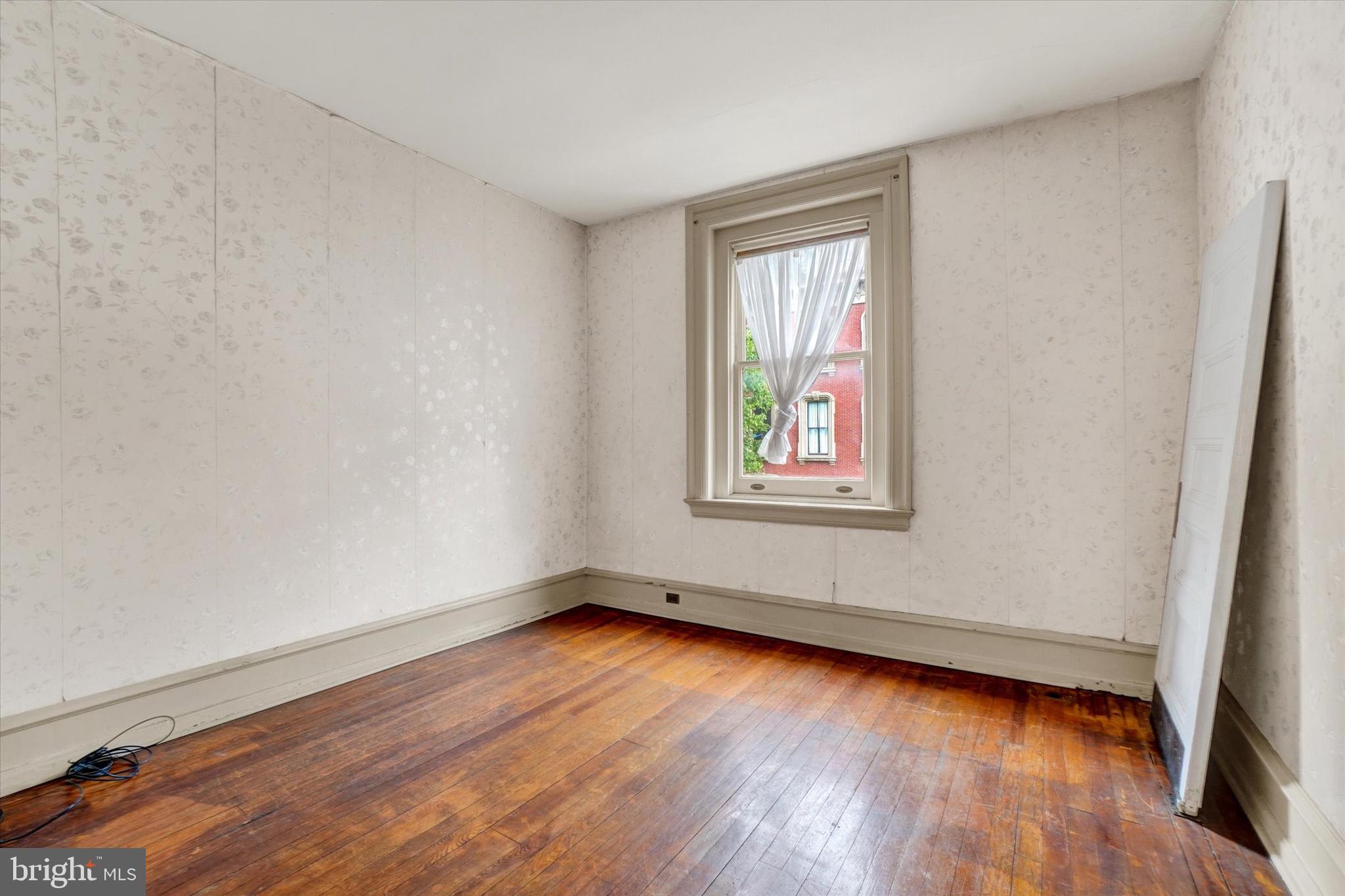 YORK CITY - Commercial Sale