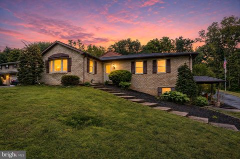 Photo of 12 S Ridge Rd, BOILING SPRINGS, PA 17007 (MLS # PACB2054386)