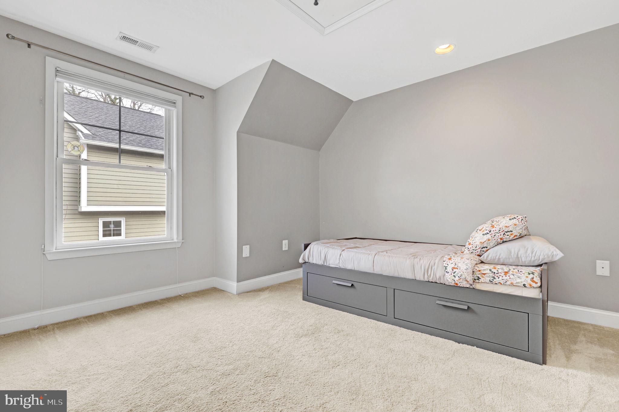 KENSINGTON VIEW - Residential