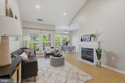 Photo of 4139 Fountainside Lane #302, FAIRFAX, VA 22030 (MLS # VAFX2310804)