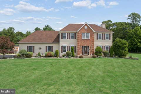 Homes For Sale - 5 Hartnett Way<br/> Monmouth County, MILLSTONE TWP, NJ 08510