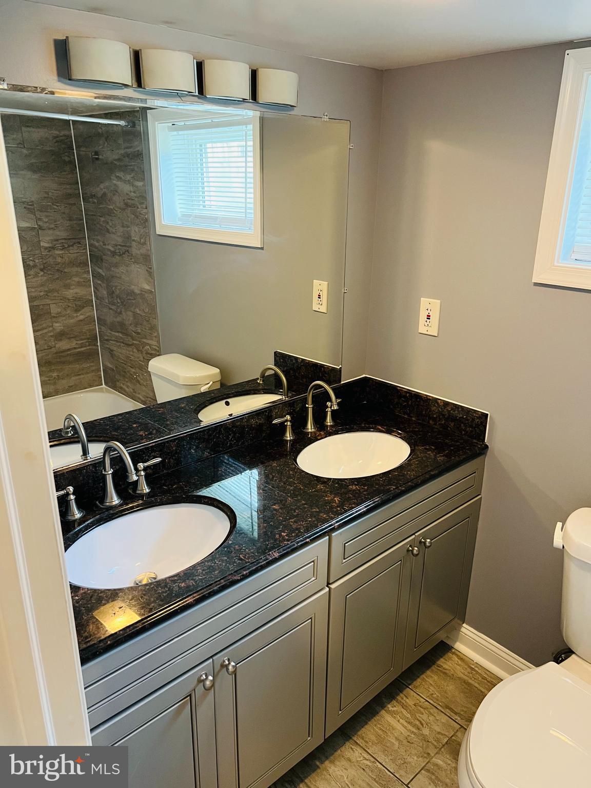 HAMILTON HILLS - Residential Lease