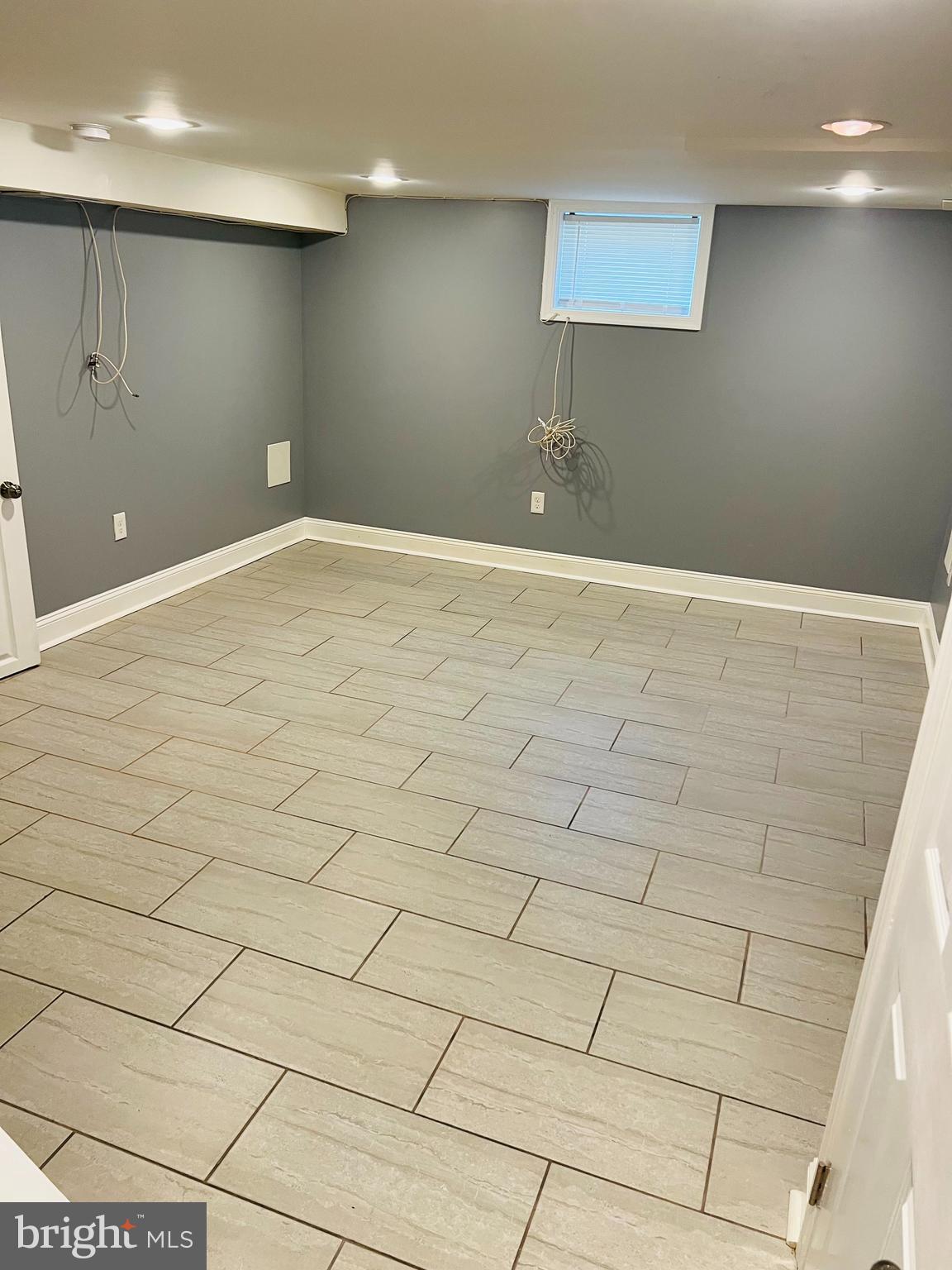 HAMILTON HILLS - Residential Lease