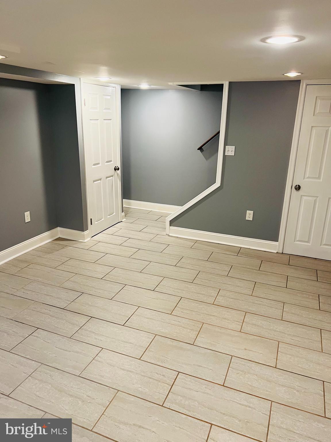 HAMILTON HILLS - Residential Lease