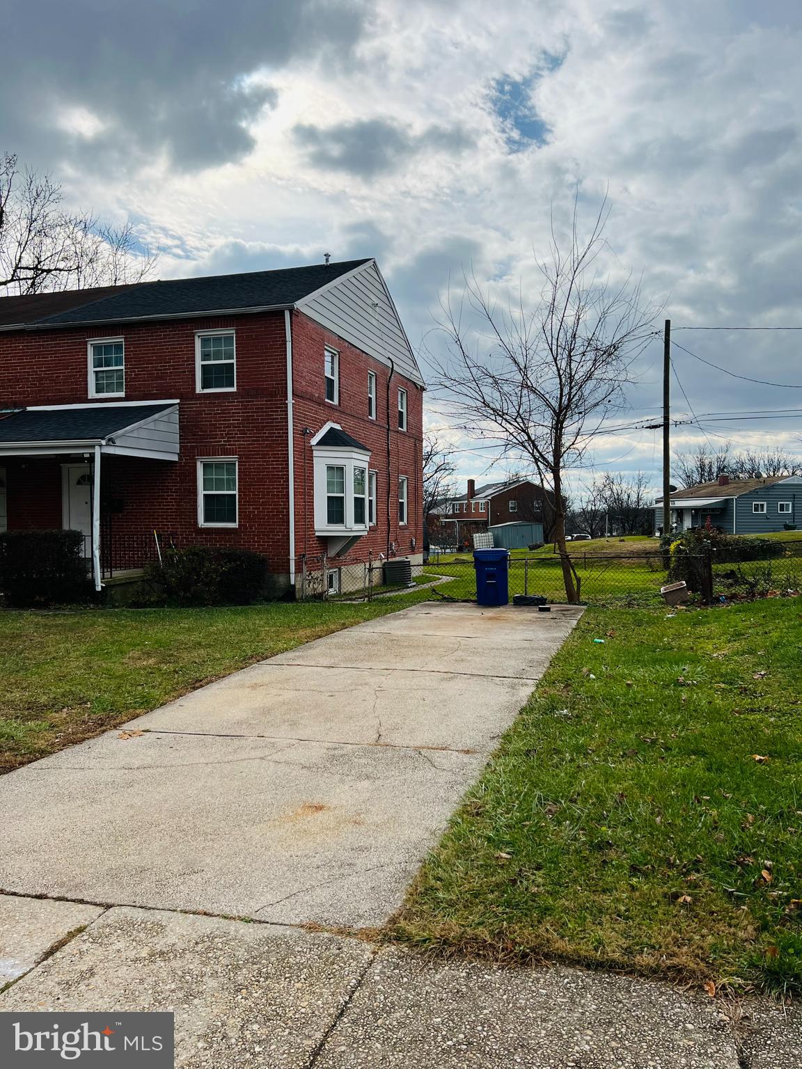 HAMILTON HILLS - Residential Lease
