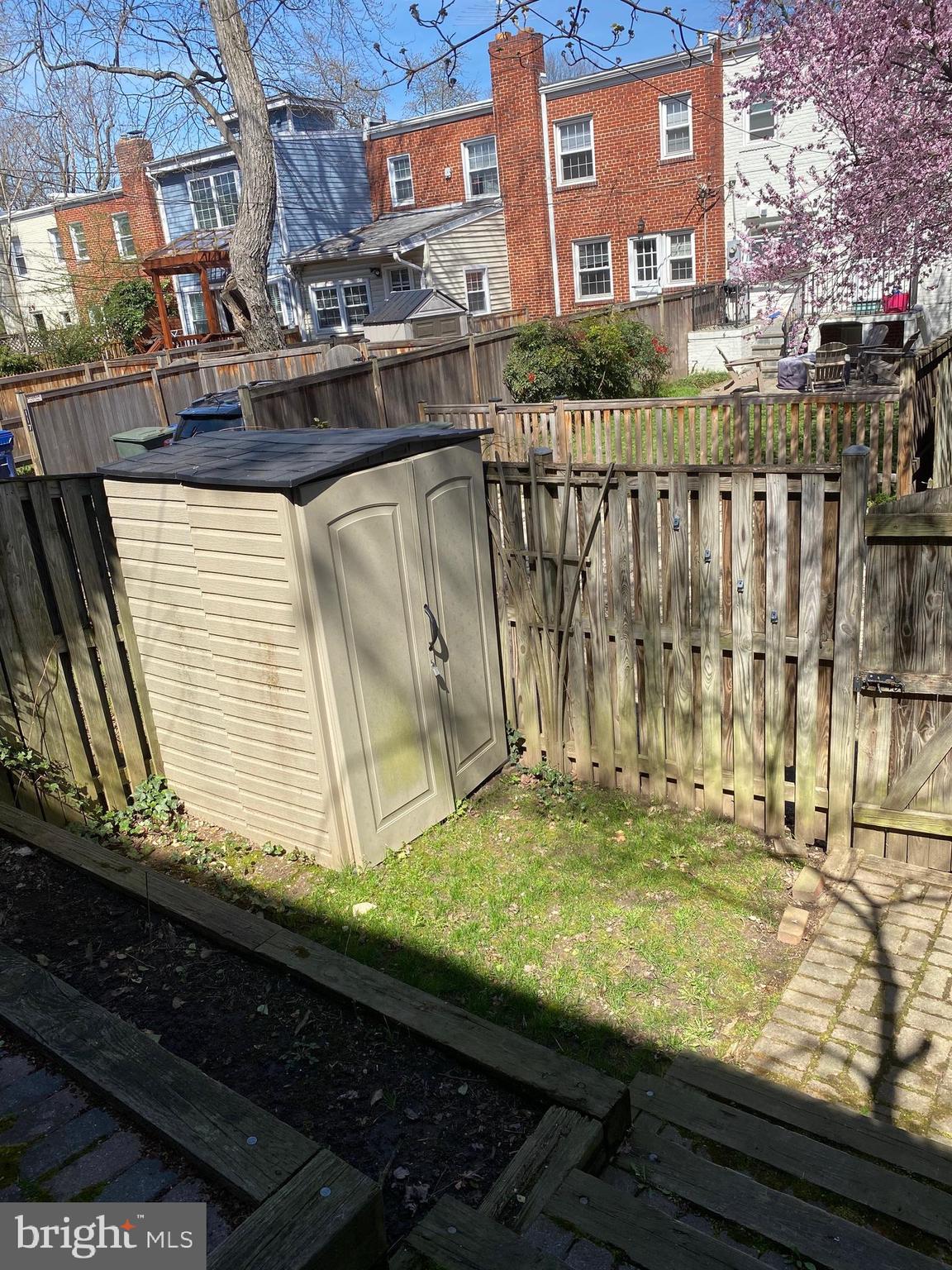 ROSEMONT - Residential Lease