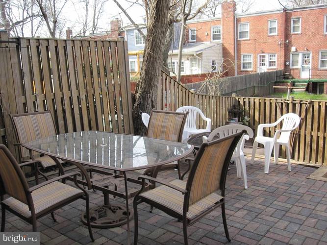 ROSEMONT - Residential Lease