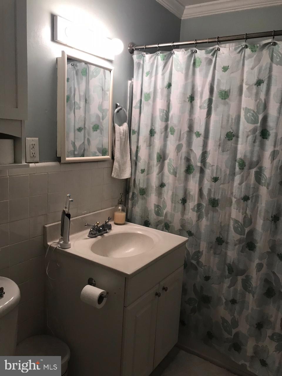 ROSEMONT - Residential Lease