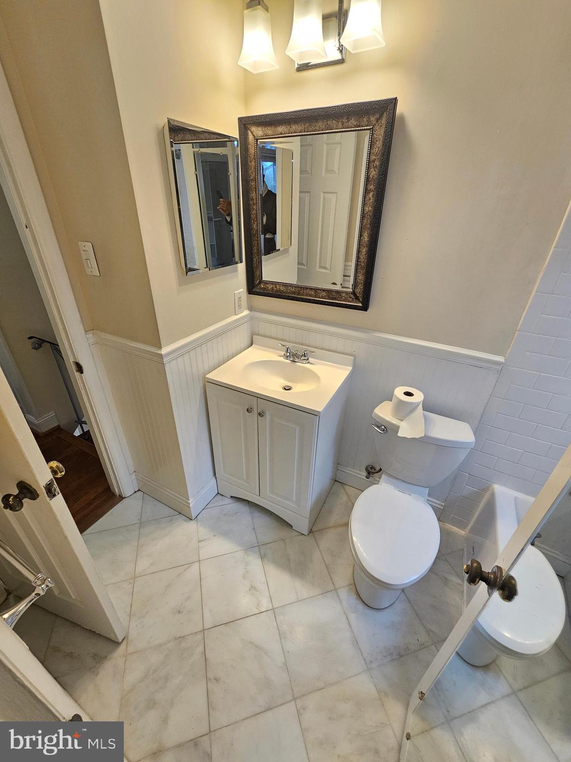 ASPEN HILL PARK - Residential Lease