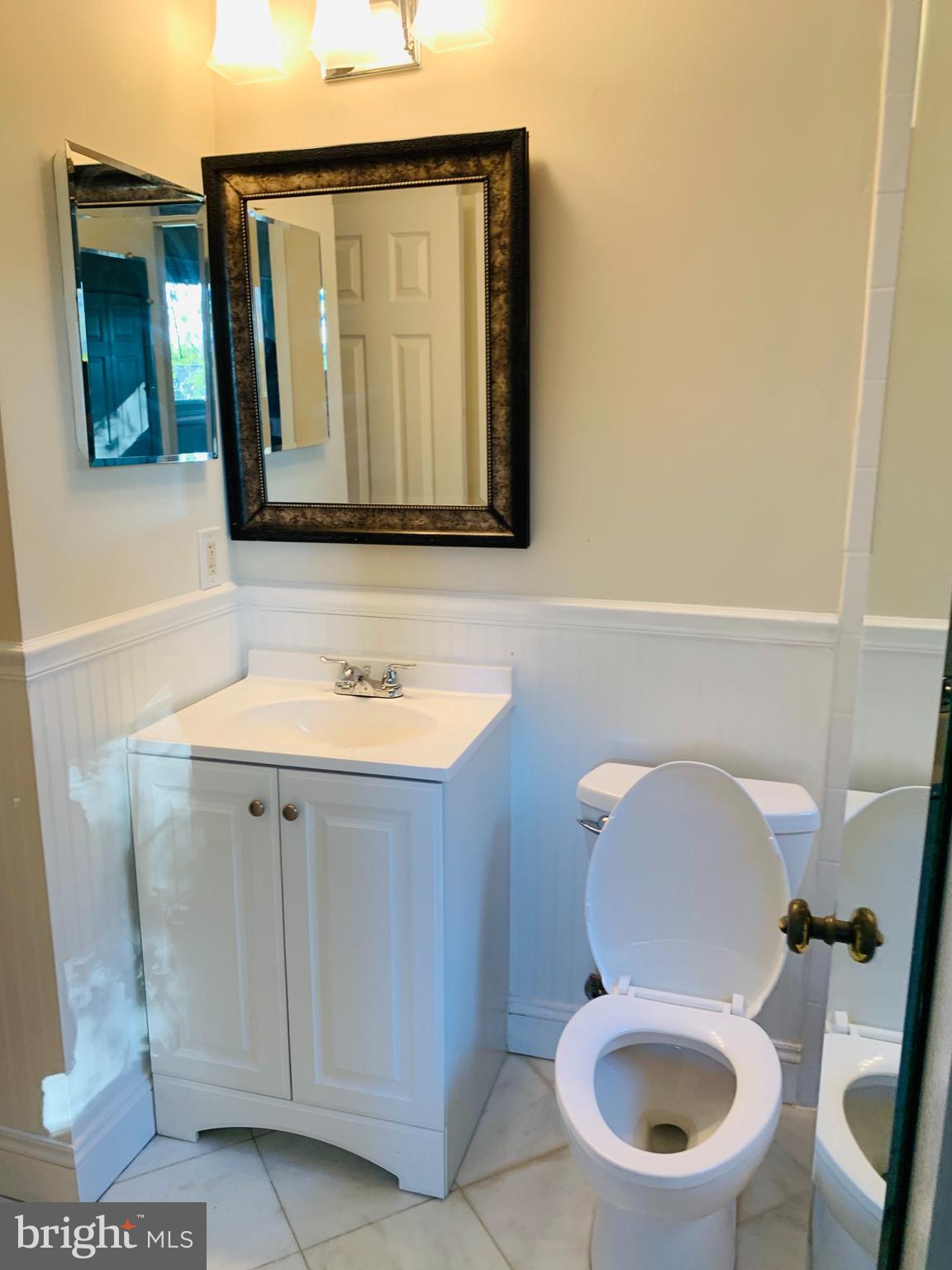 ASPEN HILL PARK - Residential Lease