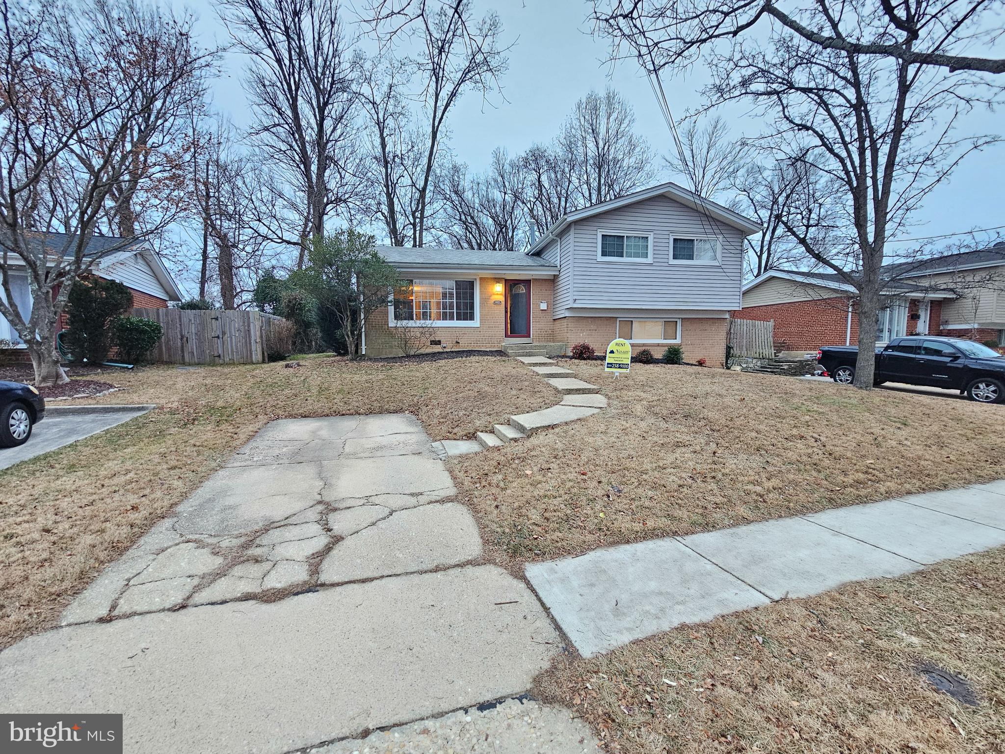 ASPEN HILL PARK - Residential Lease