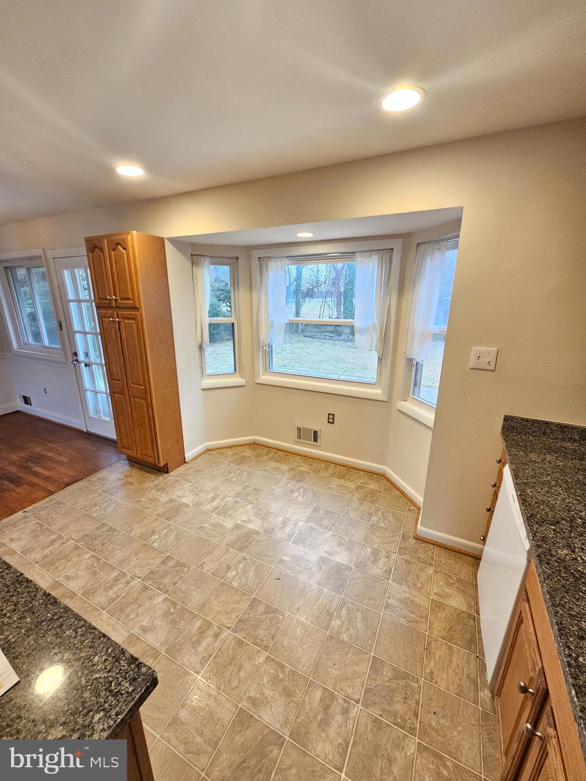 ASPEN HILL PARK - Residential Lease