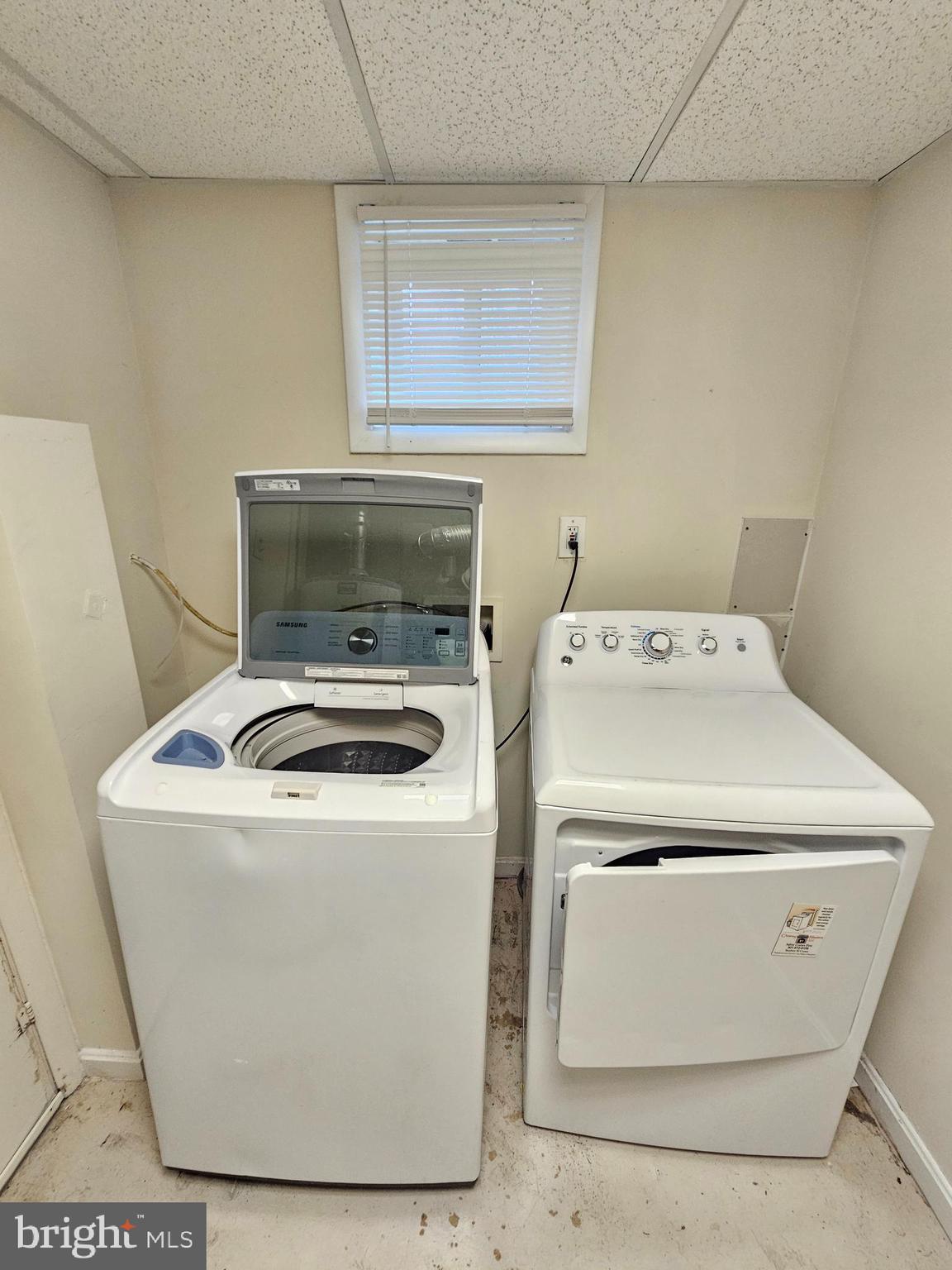 ASPEN HILL PARK - Residential Lease