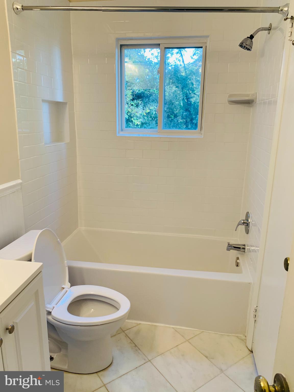 ASPEN HILL PARK - Residential Lease