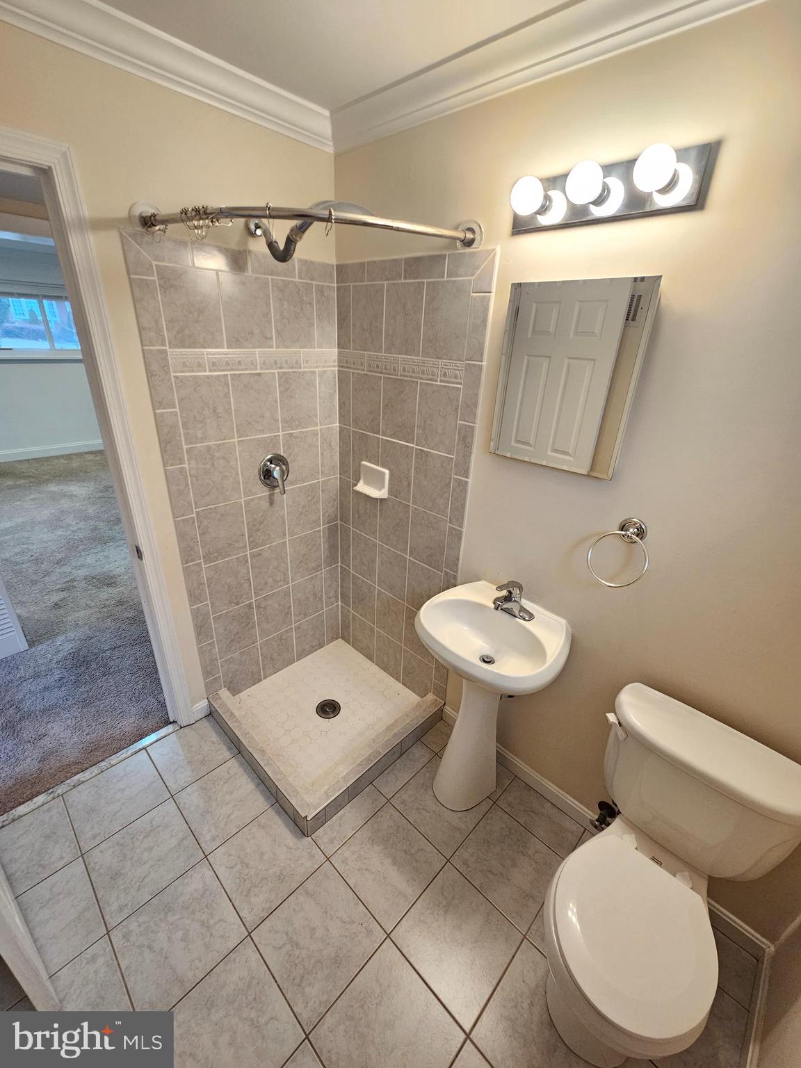 ASPEN HILL PARK - Residential Lease