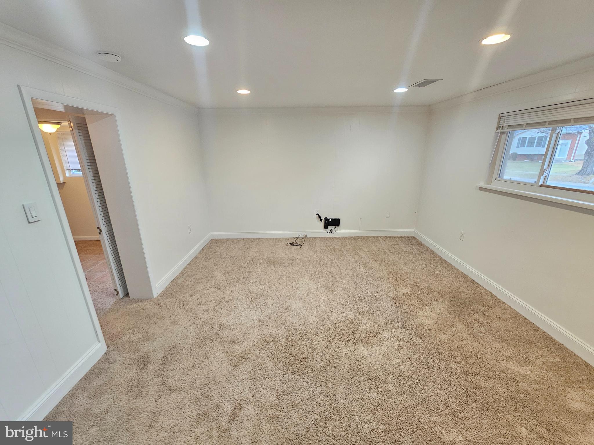 ASPEN HILL PARK - Residential Lease