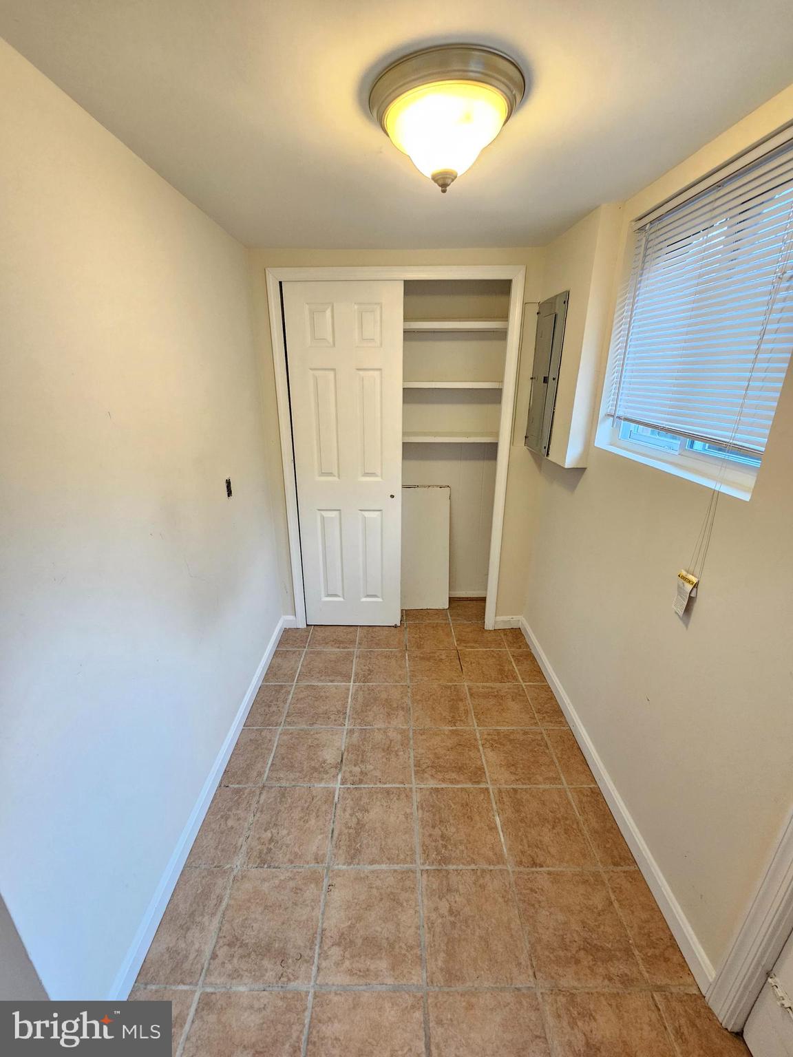 ASPEN HILL PARK - Residential Lease