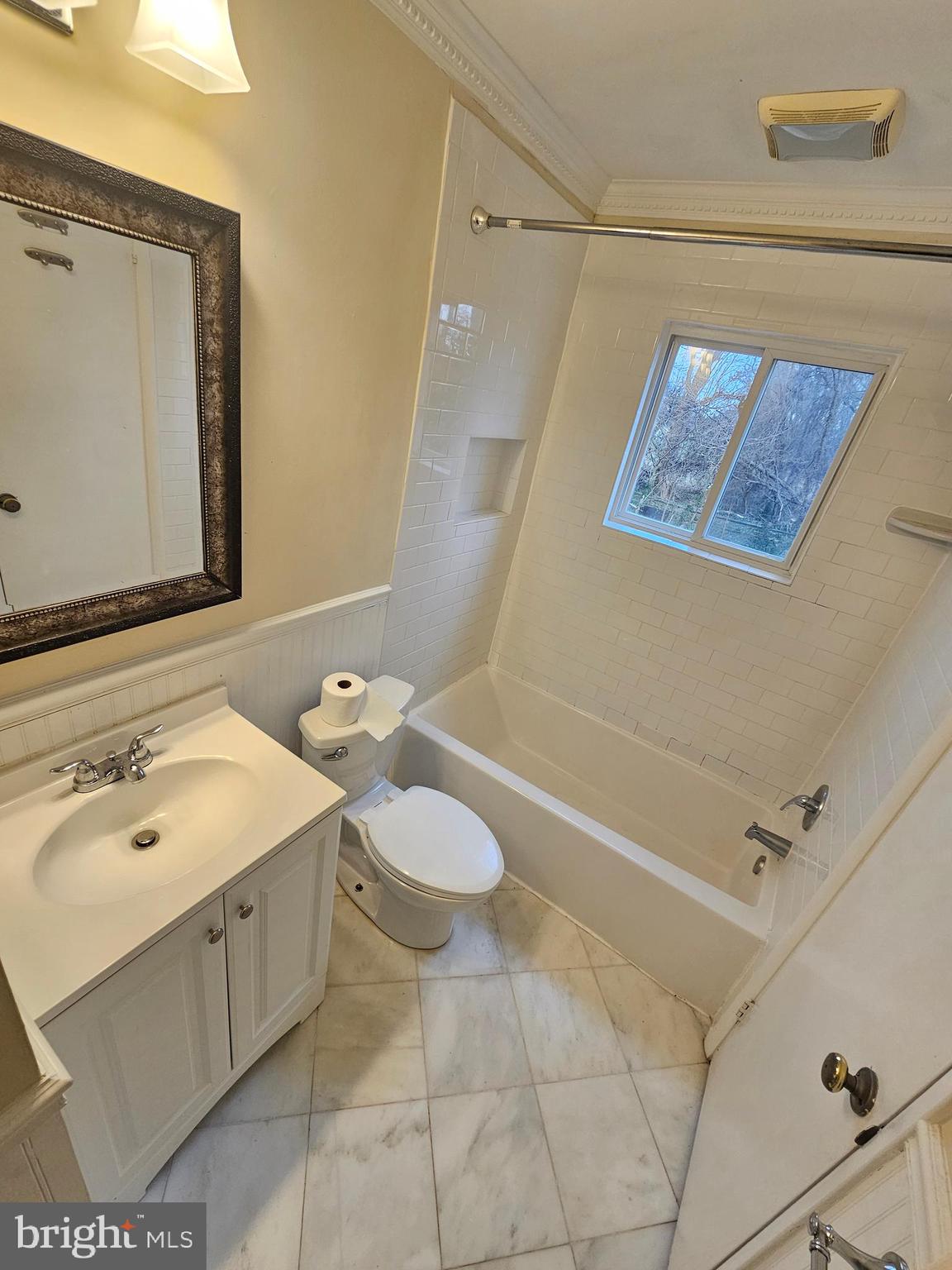 ASPEN HILL PARK - Residential Lease