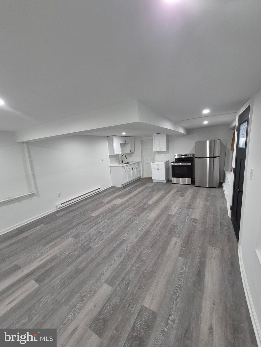 Spacious newly renovated 1Bd/1Ba studio apartment located in the Tacony area with beautiful hardwood flooring throughout the unit! Large Living space and large bathroom. The living space is very spacious. The bathroom is nice as well. Just minutes from Roosevelt Blvd, Center City, I- 95. Public transportation is easily accessible Routes 28, 56, 70, and 84.  To set up a tour please contact me