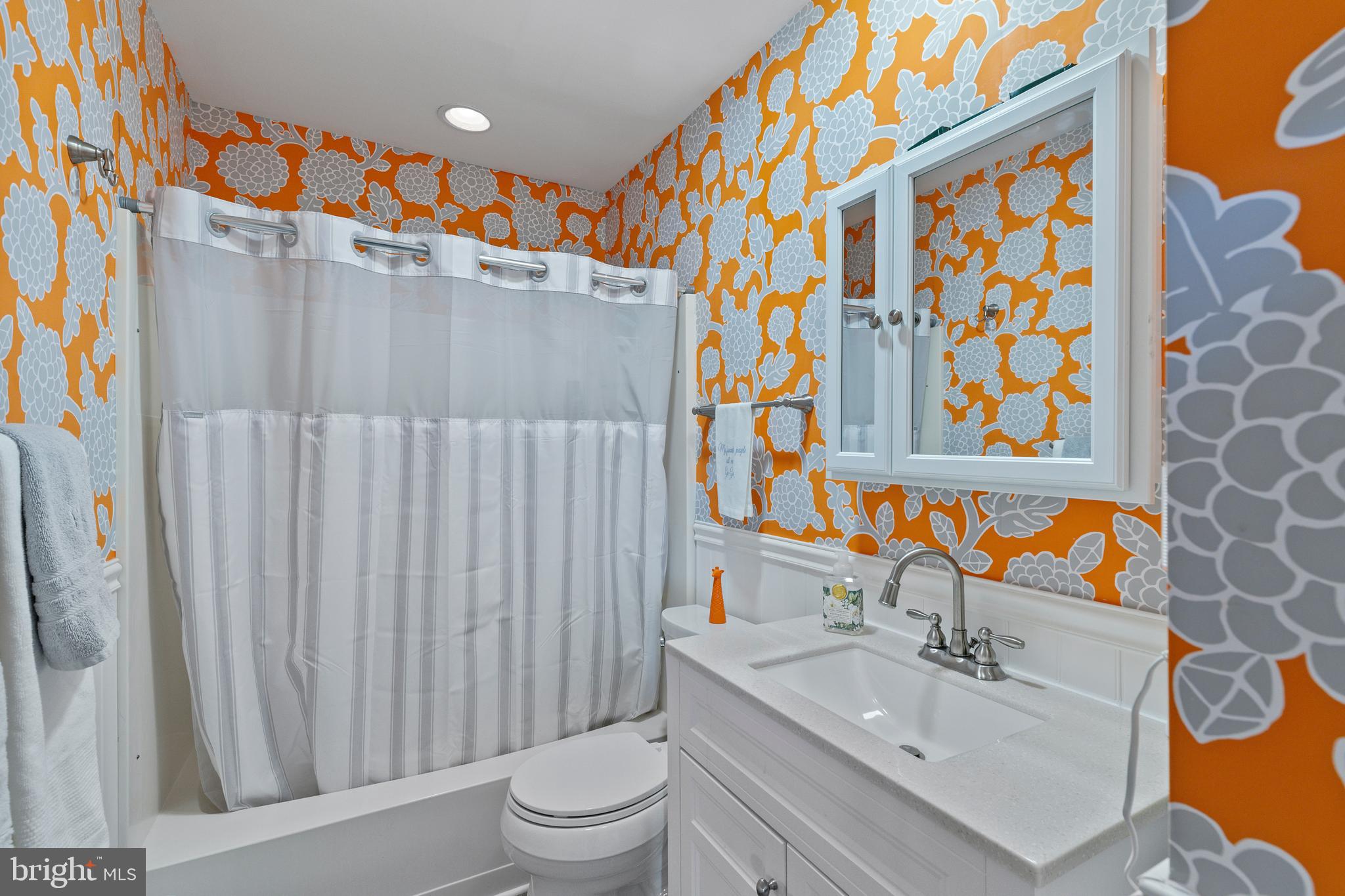 DULANEY TOWERS - Residential