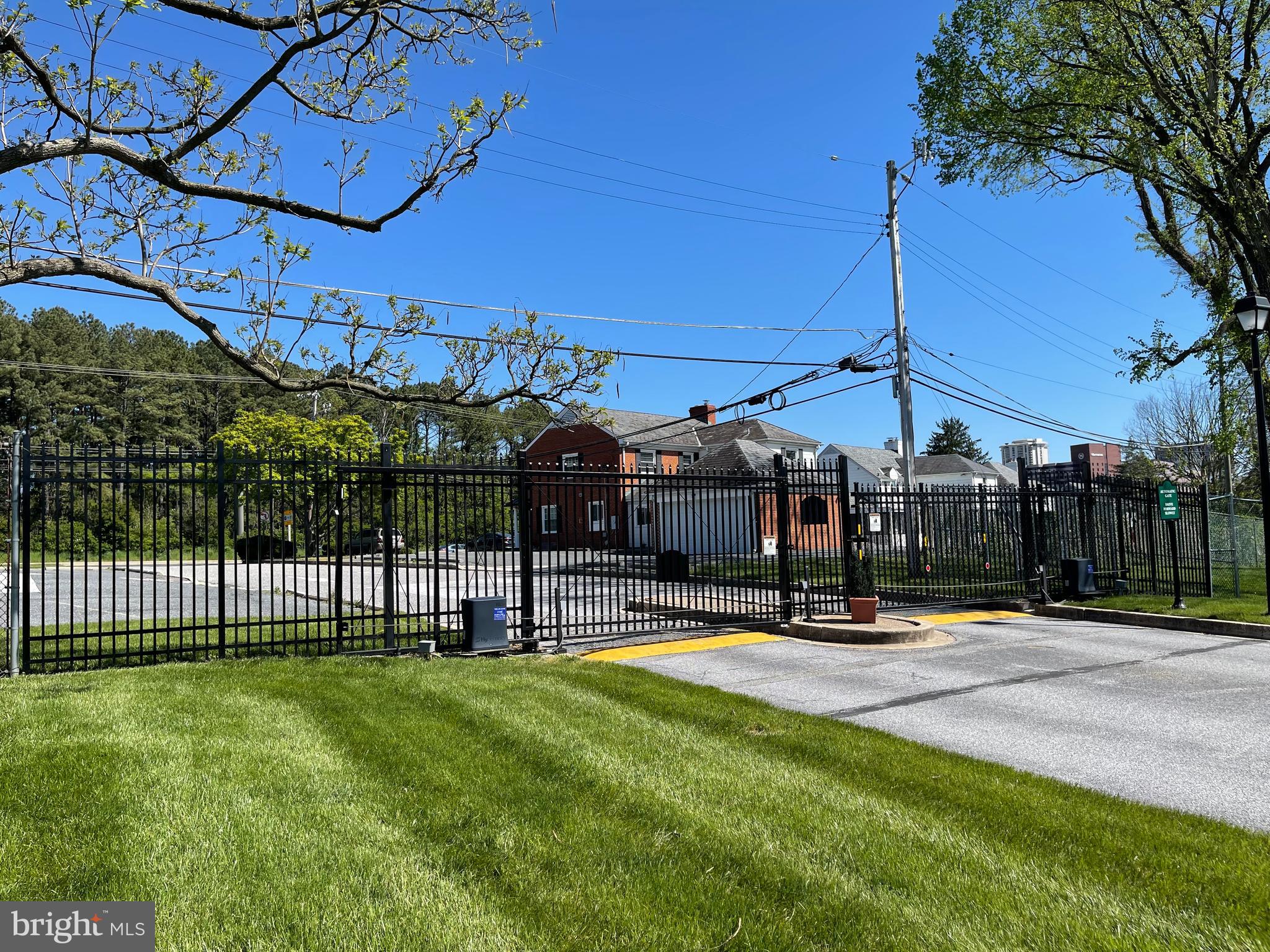 DULANEY TOWERS - Residential